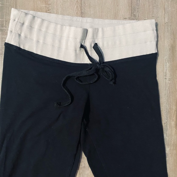 VS PINK YOGA LEGGINGS - Picture 4 of 6